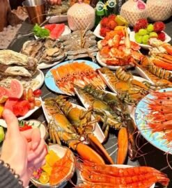 Alternative view of Team Seafood Feast